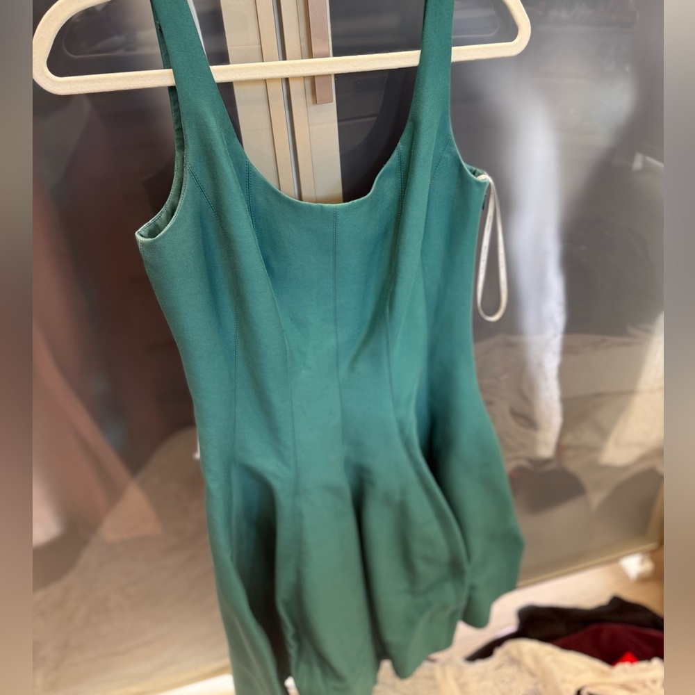 Halston Heritage size 6 Green Tulip Dress